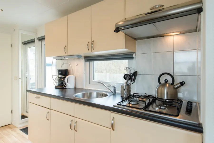 Chalet 1 keuken Strandcamping Duinoord
