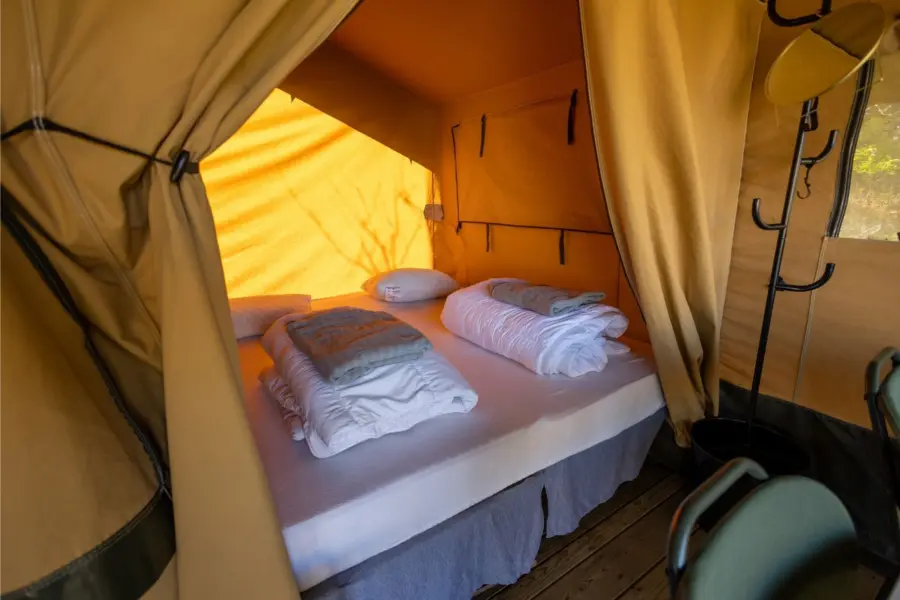 Safari escape lodge tweepersoonsbed slaapkamer