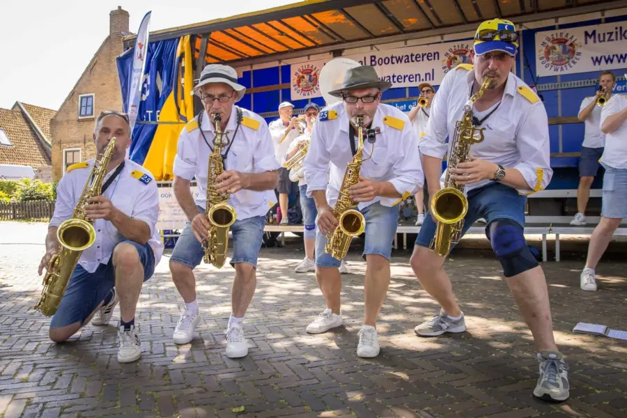 Muzikaal bootwateren muziek hollum