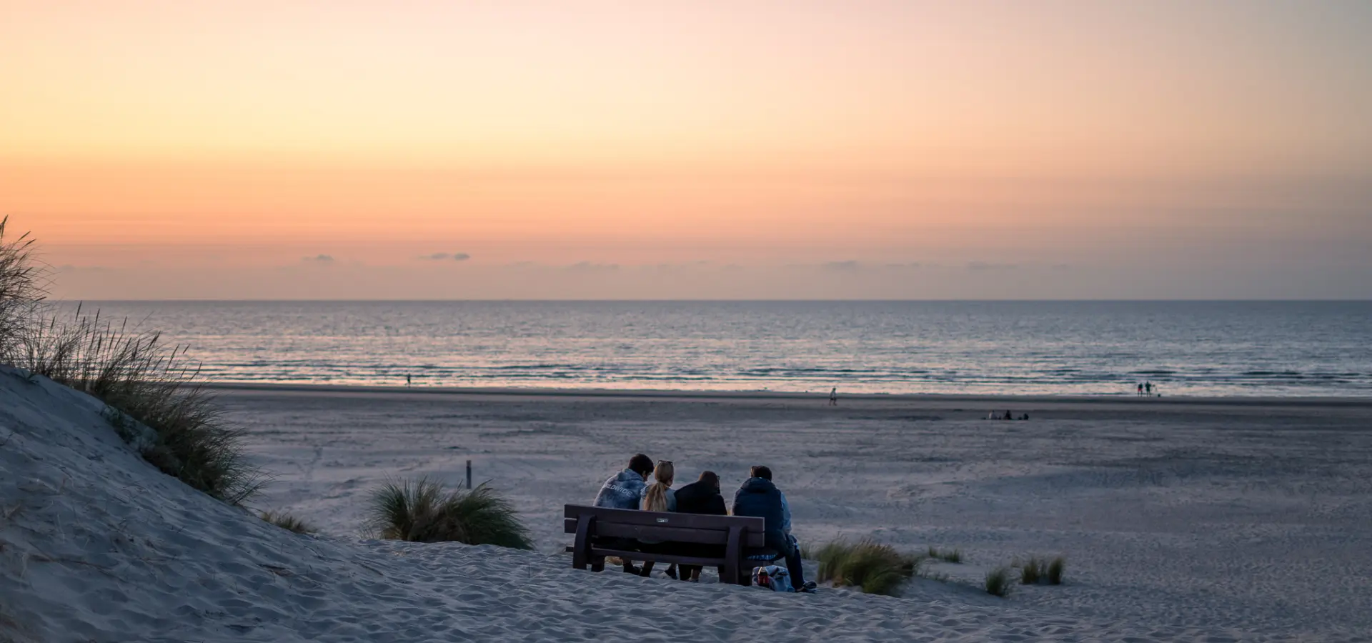 Vakantiekrachten op het strand Ameland Strandcamping Duinoord