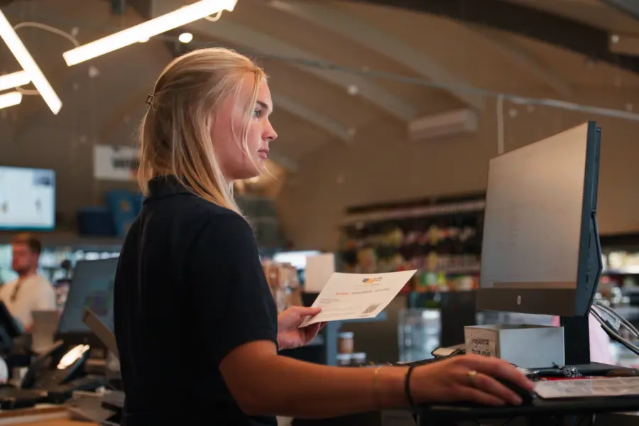 Medewerker receptie winkel Myrthe 2