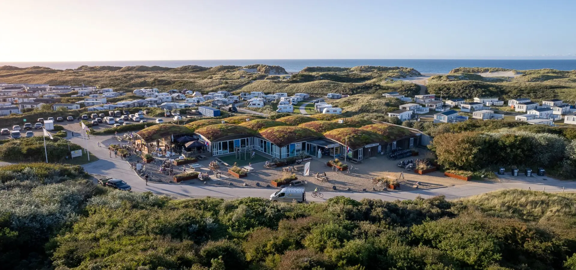 Luchtfoto Strandcamping Duinoord overzicht kamperen centrum
