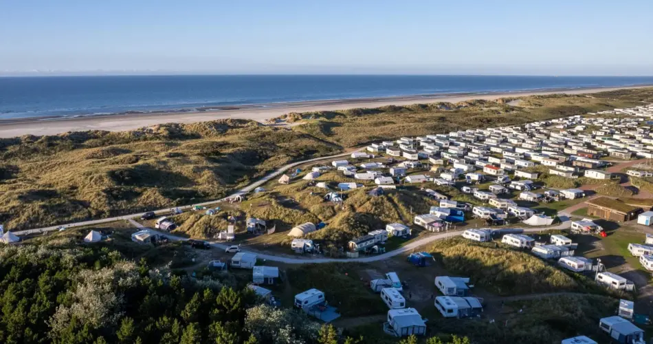 Dronefoto kamperen Strandcamping Duinoord