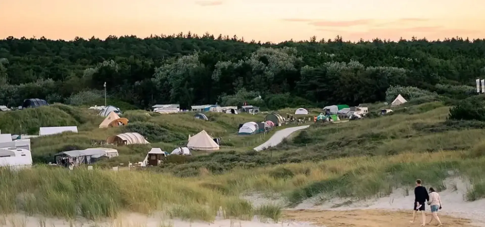 Stel wandelen Strandcamping Duinoord strandpad