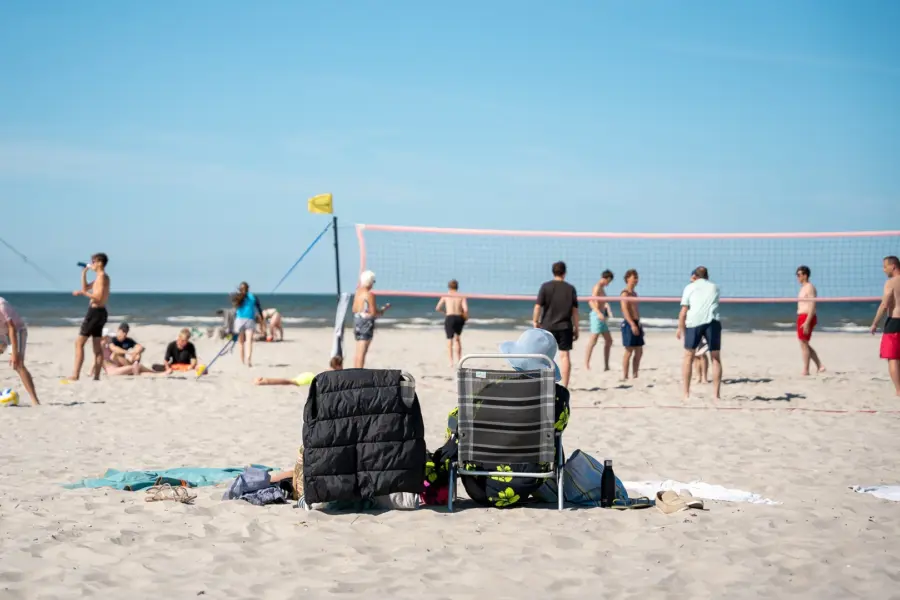 Volleybal op het strand van Ameland