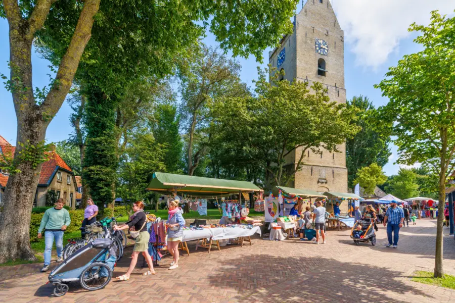 Gezellige markt in Nes Strandcamping Duinoord Ameland