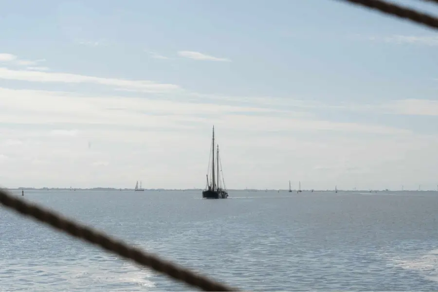 Horizontoer waddenzee boot Yza Creative Studio