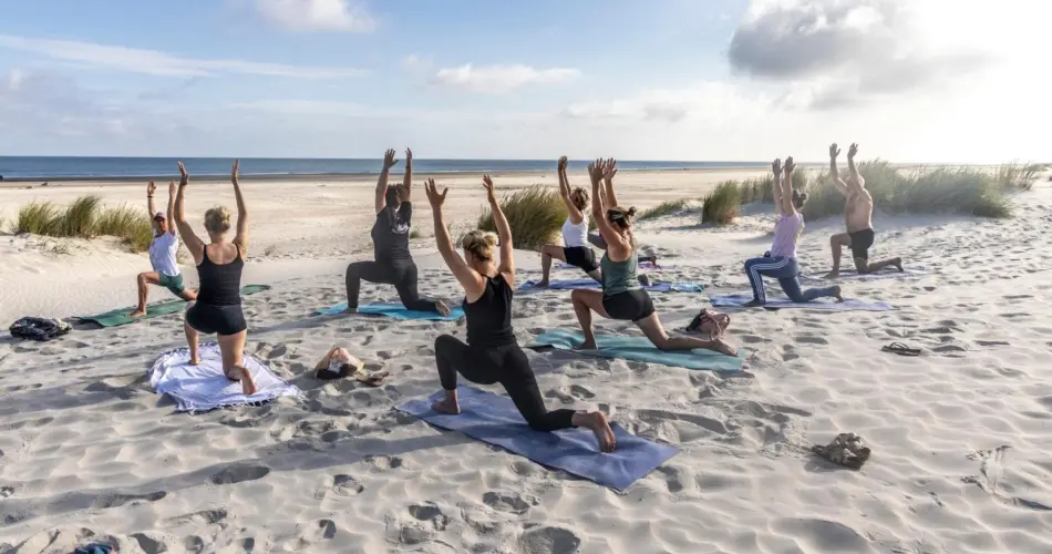 Yoga strand duinoord ameland